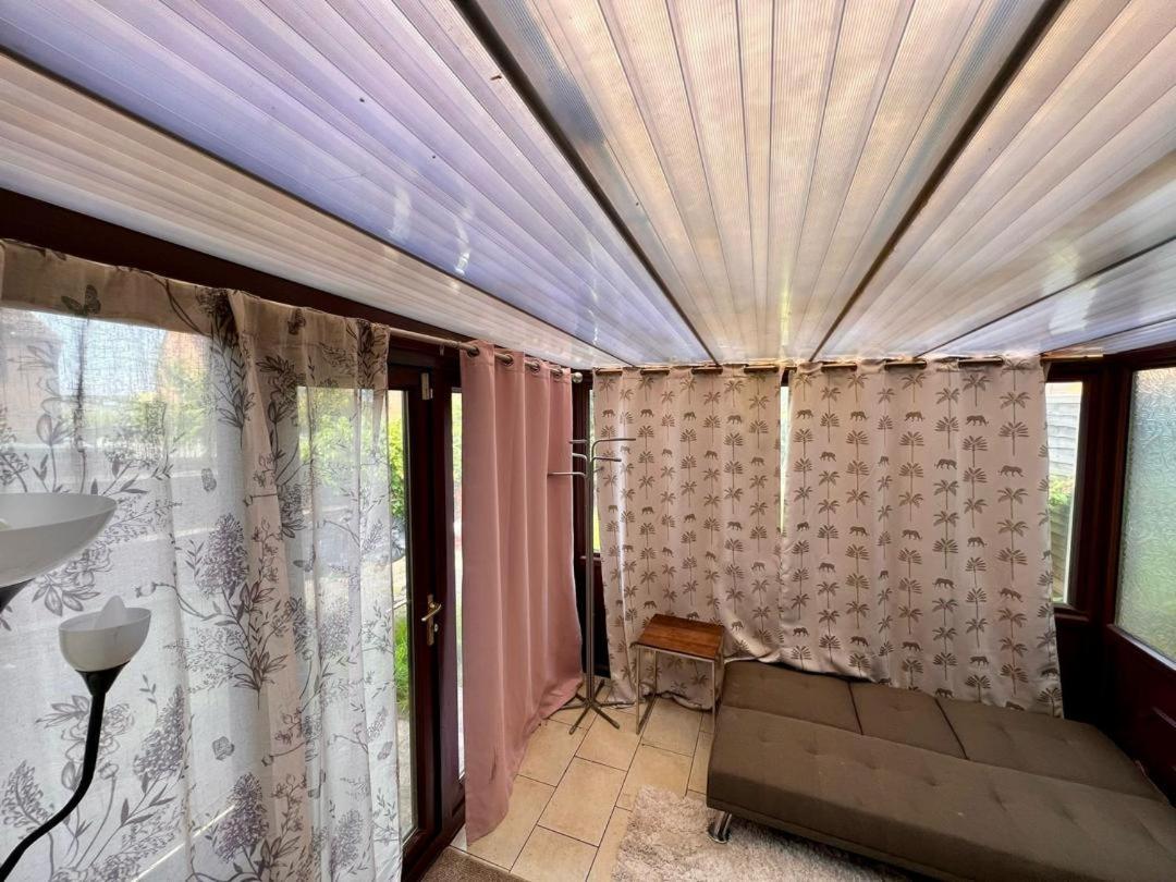 Clove, 3-4 Bed House With Garden, Free Parking, Sleeps 9 In Grays & Chafford Hundred Stifford Exterior foto